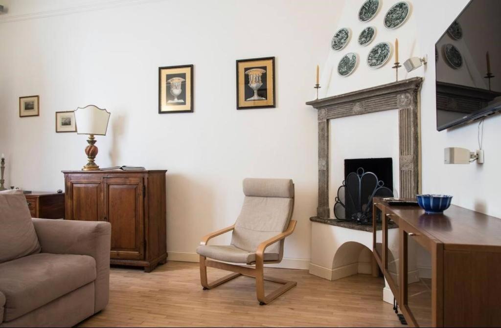 Joivy Classic Flat Near Basilica Di Sant'Ambrogio Appartement Milaan Buitenkant foto