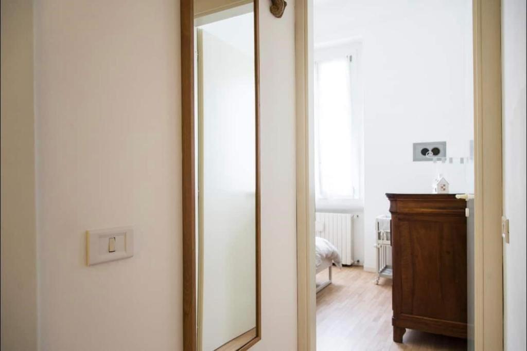 Joivy Classic Flat Near Basilica Di Sant'Ambrogio Appartement Milaan Buitenkant foto