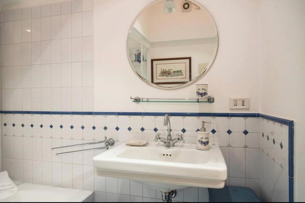 Joivy Classic Flat Near Basilica Di Sant'Ambrogio Appartement Milaan Buitenkant foto