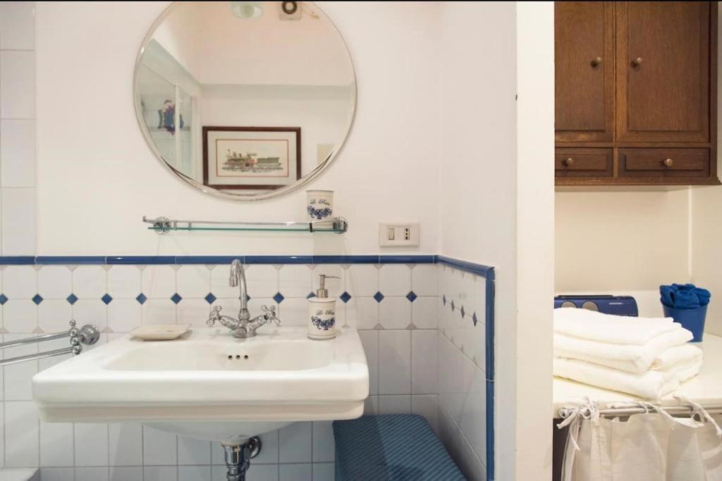 Joivy Classic Flat Near Basilica Di Sant'Ambrogio Appartement Milaan Buitenkant foto
